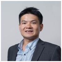 葉志庭 教授
國立中正大學光機電整合工程所
學歷：
▸ 國立交通大學光電工程博士
經歷：
▸ 業界經歷14.8年
▸ 勝華科技模組產品部背光與照明課長
▸ 璨圓光電股份有限公司（合併晶元光電）總經理室專案處長
▸ SGS台灣檢驗科技光學安規檢測實驗室副理及報告簽署人
▸ 宏齊科技股份有限公司前瞻技術研發中心技術長
榮譽、專利、論文：
▸ 國科會114優秀年輕學者研究計畫
▸ 國科會115青穗學者計畫
▸ 專利國內外已獲證214件
▸ SCI paper 43篇